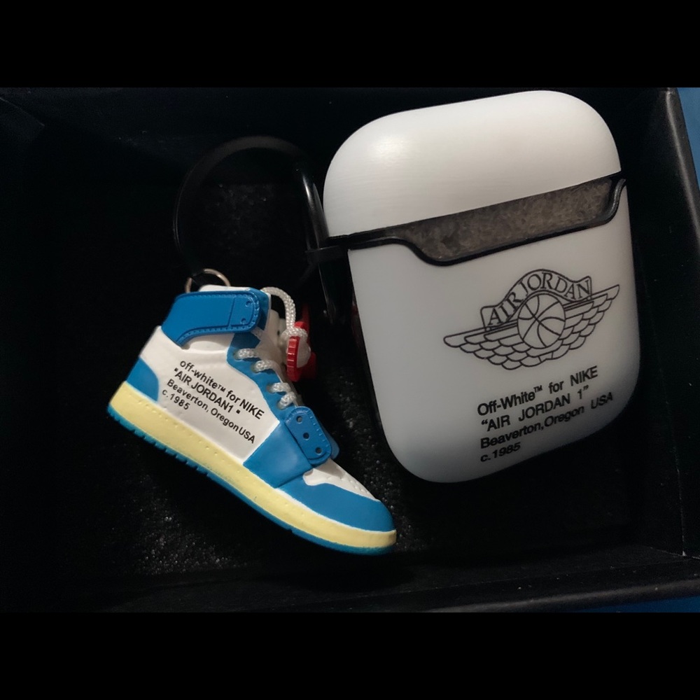 AirPod Case - Picture 2 of 8